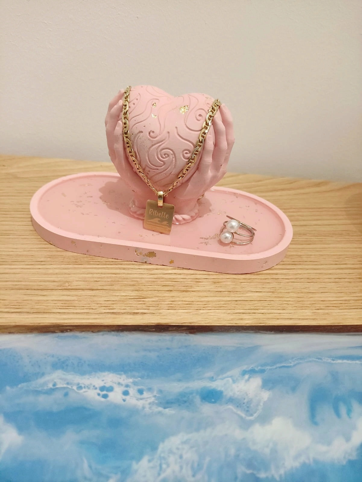 Svuotatasche, amore, pieno d'amore, resina ecologica, resina epossidica, resin, cuore, mani, portagioie rosa