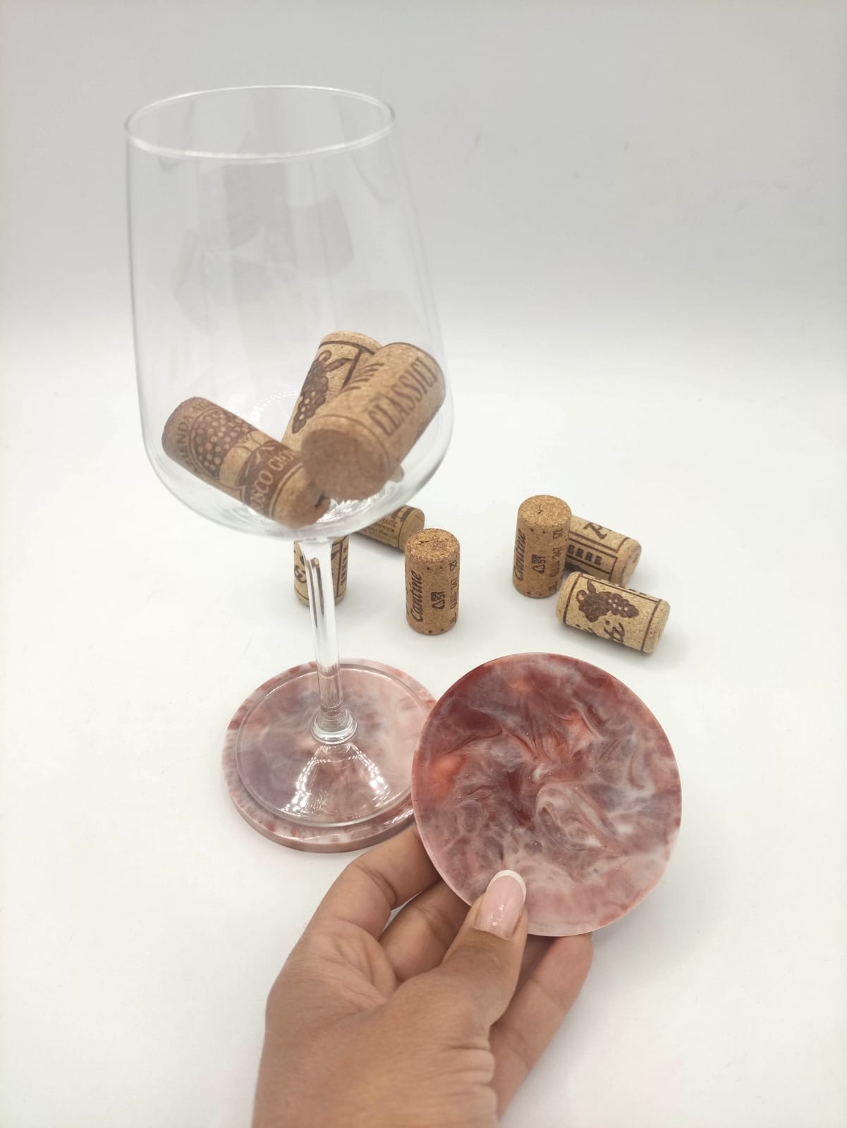 Sottobicchiere in resina epossidica, sfumature bordeaux e bianche, vino, tema vino, resina, resin