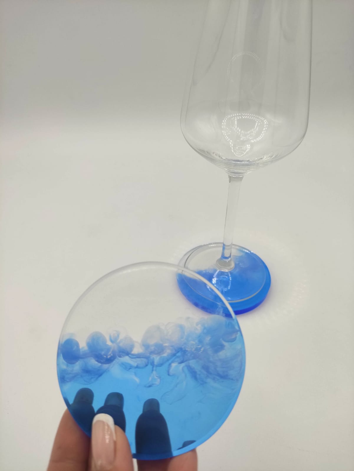 Sottobicchiere in resina epossidica, sfumature blu e bianche, mare, tema mare, ocean resin, resina, resin