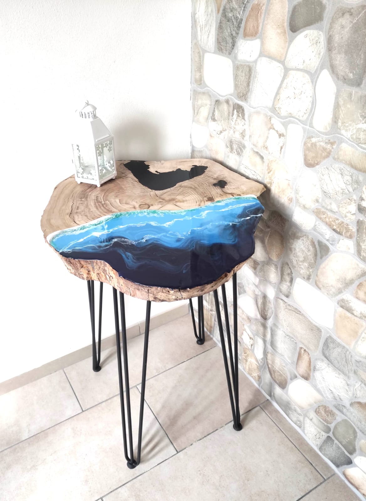 Tavolino da caffè in legno di castagno, lavorato a mano, decorazione mare, coffee table, ocean resin, resina