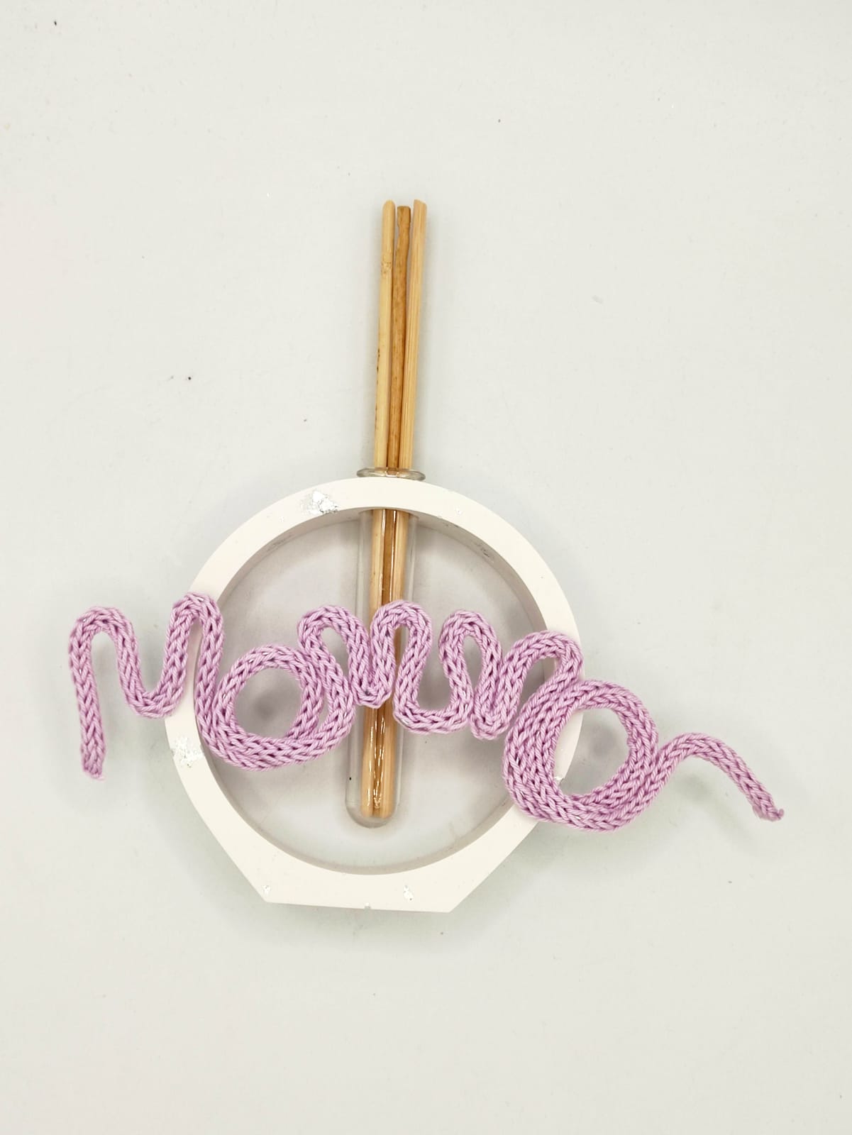porta diffusore, diffusore, vaso, tondo, relax, fragranze, bastoncini, resina ecologica, scritta, tricotin, mamma, festa della mamma, regalo