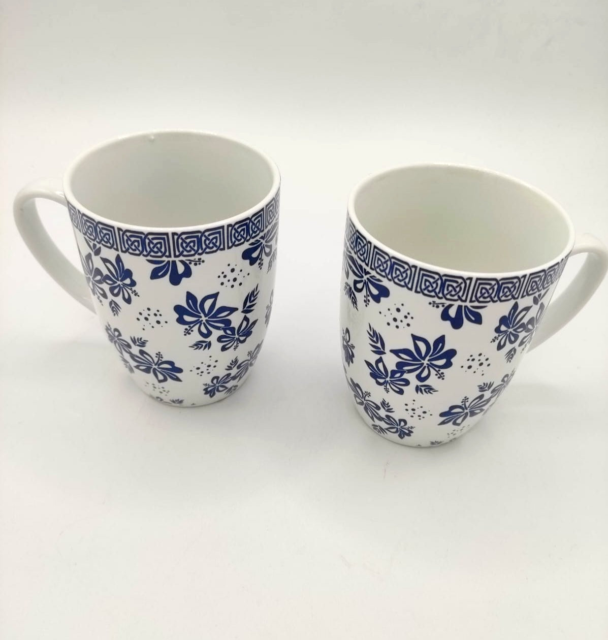 tazze, tazze in ceramica, ceramica, colazione, blu, bianco, tisana, the, tè, breakfast, fiori, primavera, spring