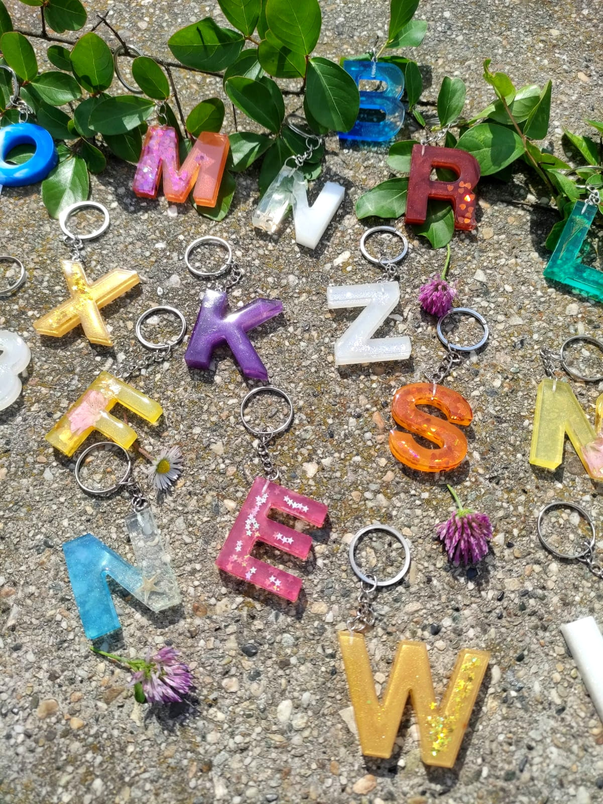 portachiavi lettera, iniziale nome, resina epossidica, keychain, letter name, name, initial letter name, regalo, battessimo, comunione, cresima, matrimonio, bomboniera