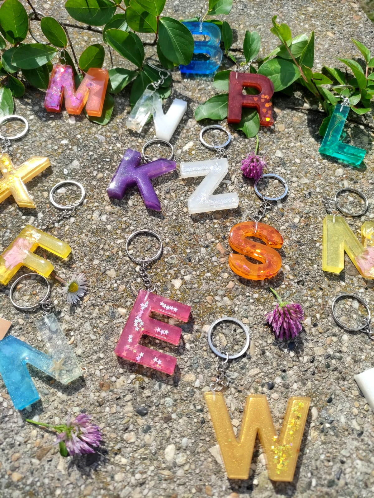 portachiavi lettera, iniziale nome, resina epossidica, keychain, letter name, name, initial letter name, regalo, battessimo, comunione, cresima, matrimonio, bomboniera
