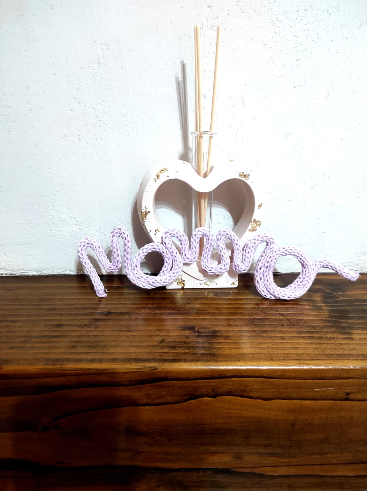 porta diffusore, diffusore, vaso, cuore, relax, fragranze, bastoncini, resina ecologica, festa della mamma, mamma, regalo, tricotin, scritta
