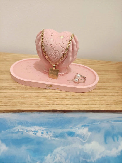 Svuotatasche, amore, pieno d'amore, resina ecologica, resina epossidica, resin, cuore, mani, portagioie rosa