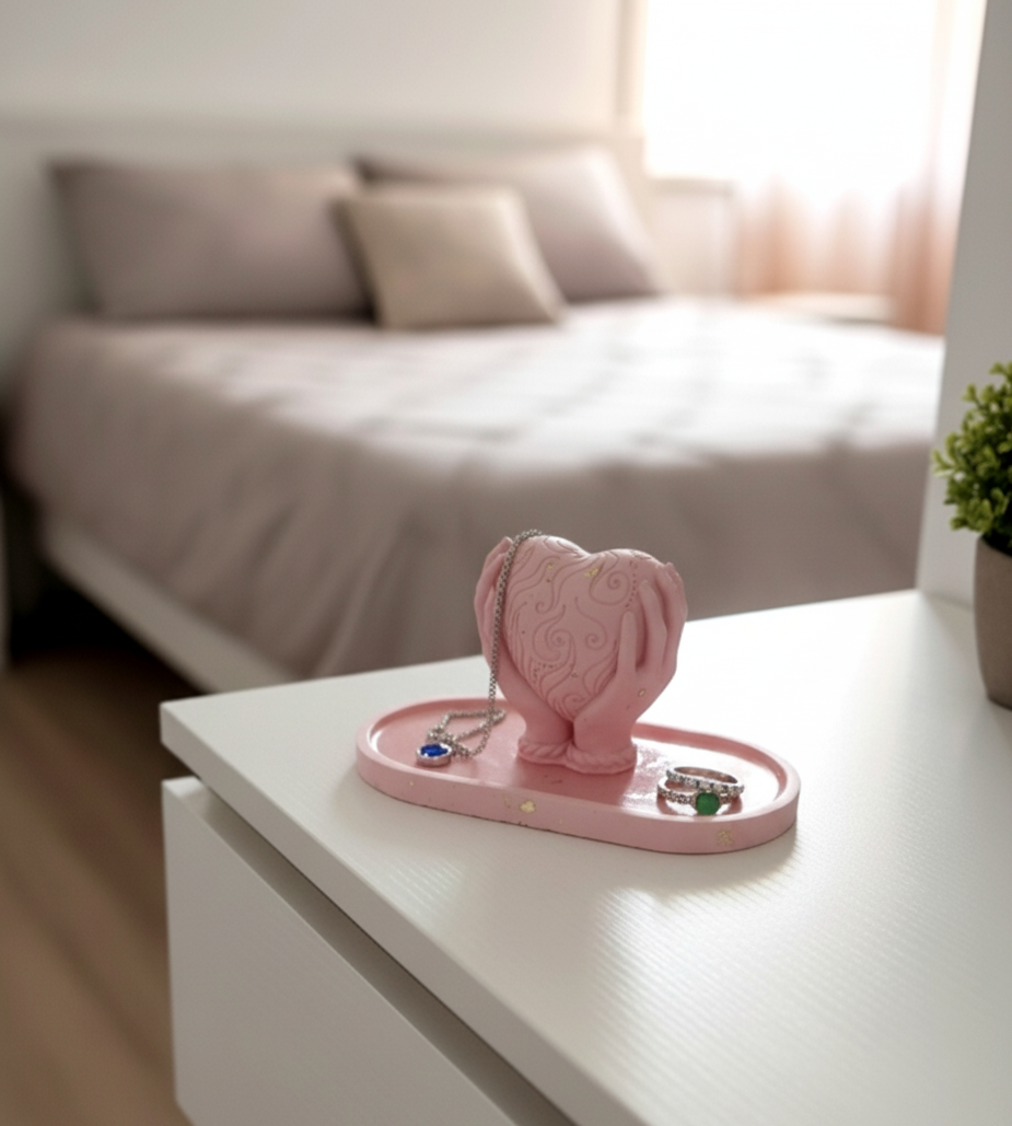 Svuotatasche, amore, pieno d'amore, resina ecologica, resina epossidica, resin, cuore, mani, portagioie rosa, regalo, battessimo, comunione, cresima, matrimonio