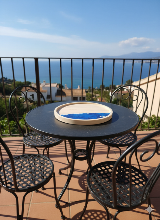 vassoio in legno, decorazione mare, sfumature blu, azzurro, bianco, onde, wooden tray, resin, resina, conchiglie, mare, vassoio, aperitivo, colazione