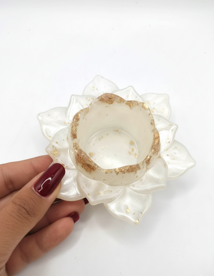 portacandela, madre perla, fiore di loto, bianco perlato, foglia oro, candela led, relax, candle holder
