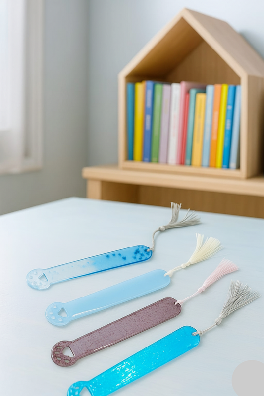 segnalibro, resina, resina epossidica, book, libro, cuccioli, zampa. leggere, lettura, read, orme, regalo, bomboniere, bomboniera