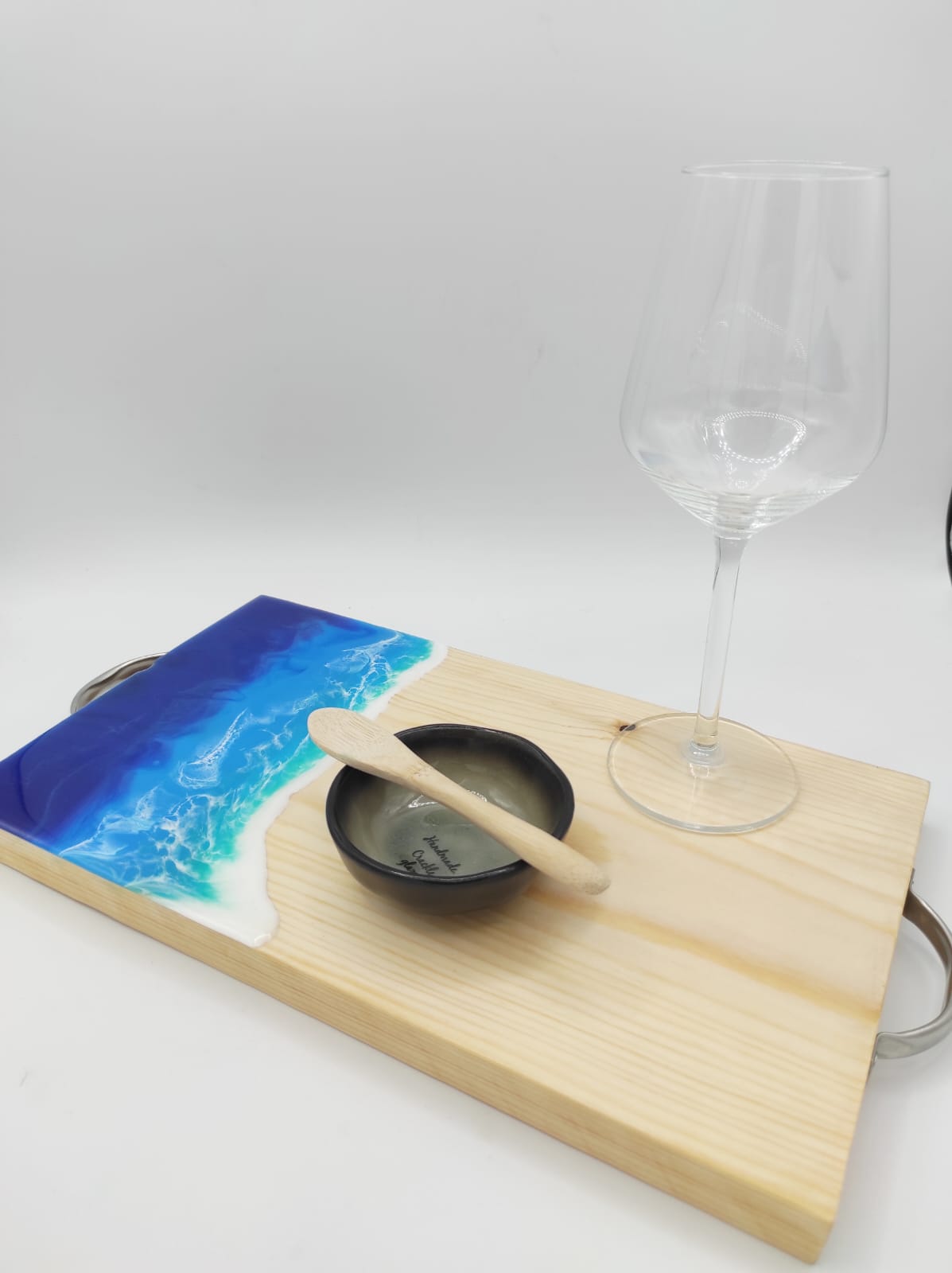 Vassoio legno e resina, decorazione mare, pratiche maniglie, wood cutting board, ocean resin