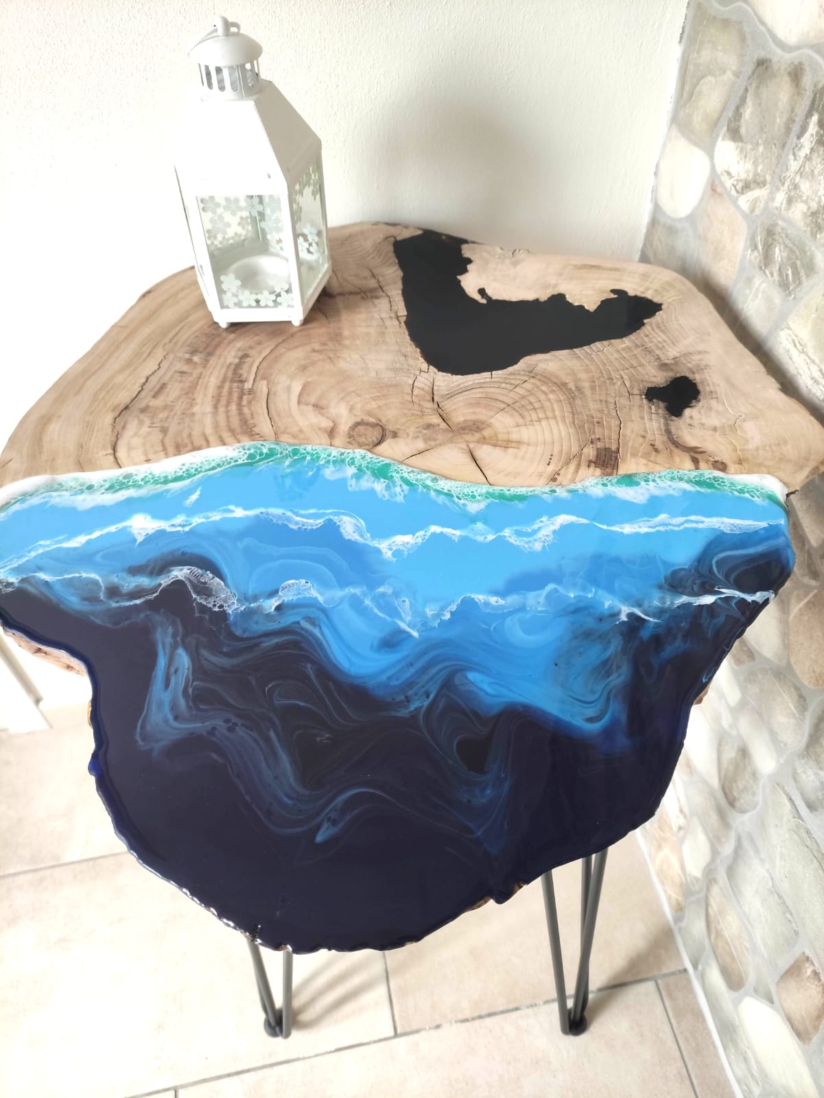 Tavolino da caffè in legno di castagno, lavorato a mano, decorazione mare, coffee table, ocean resin, resina