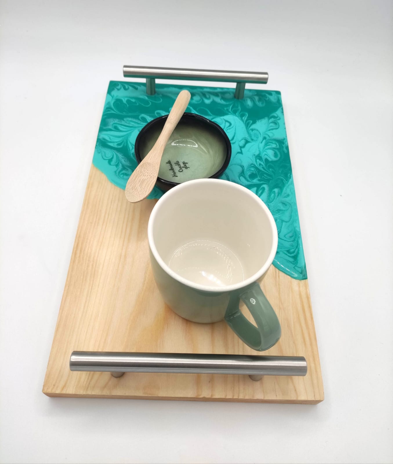 Vassoio legno e resina per colazione, decorazione a tema natura, pratiche maniglie, con una tazza e ciotolina abbinata, wood cutting board