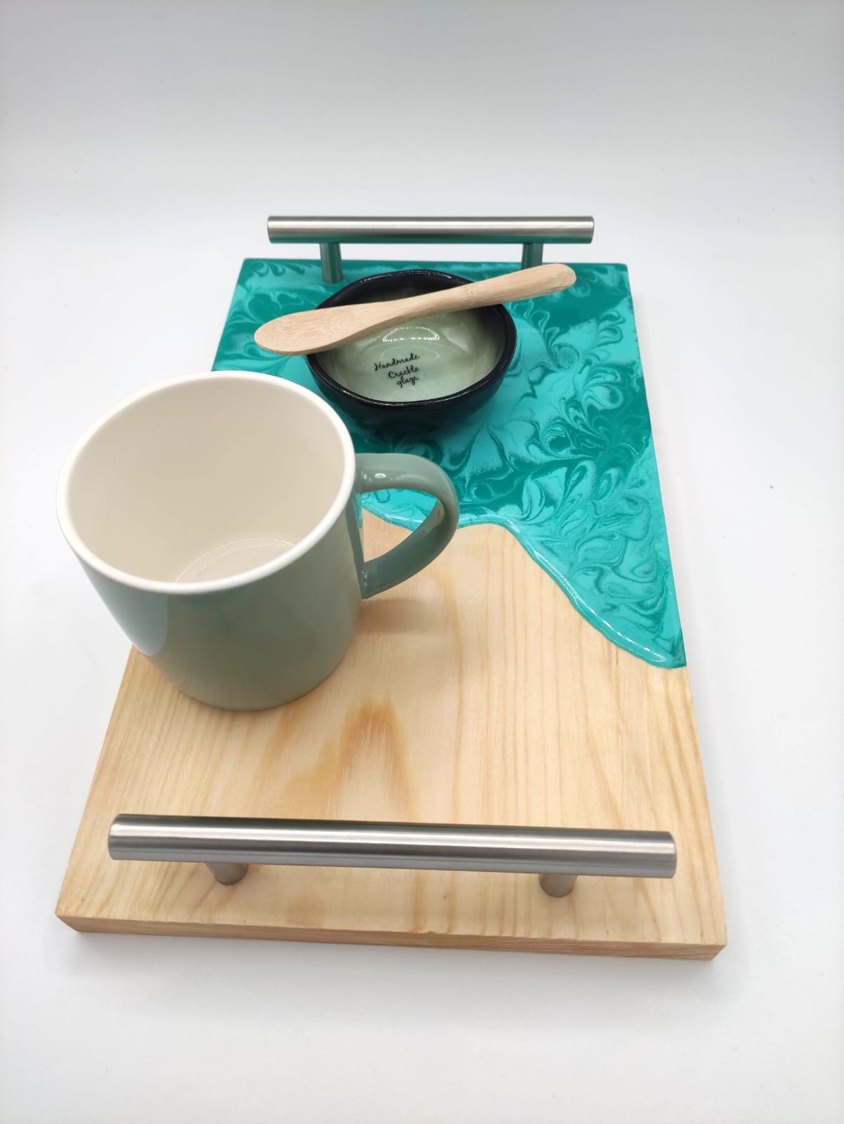 Vassoio legno e resina per colazione, decorazione a tema natura, pratiche maniglie, con una tazza e ciotolina abbinata, wood cutting board