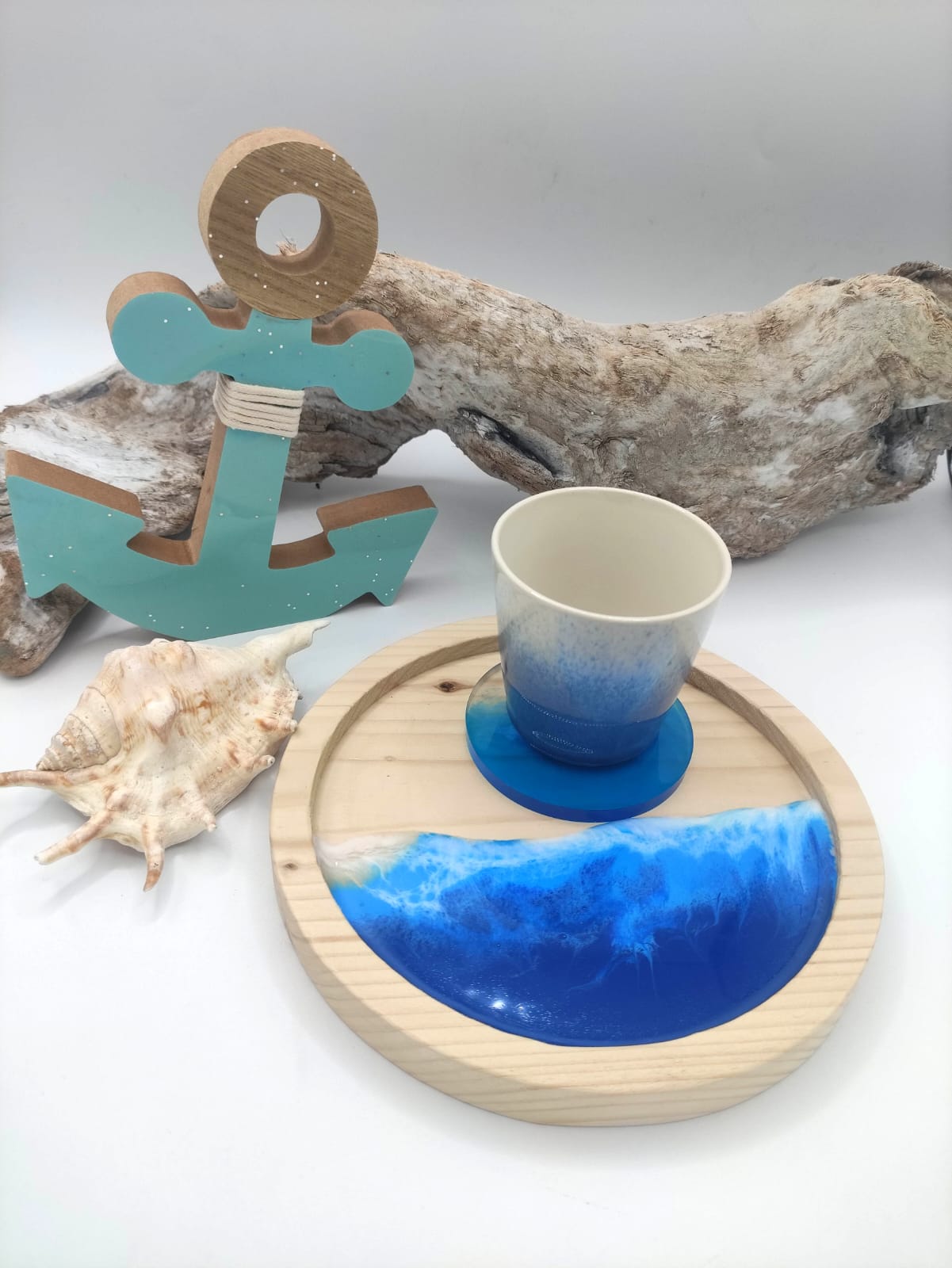 Vassoietto in legno, decorazione mare, sfumature blu, azzurro,  bianco, onde, wooden tray, resin, resina