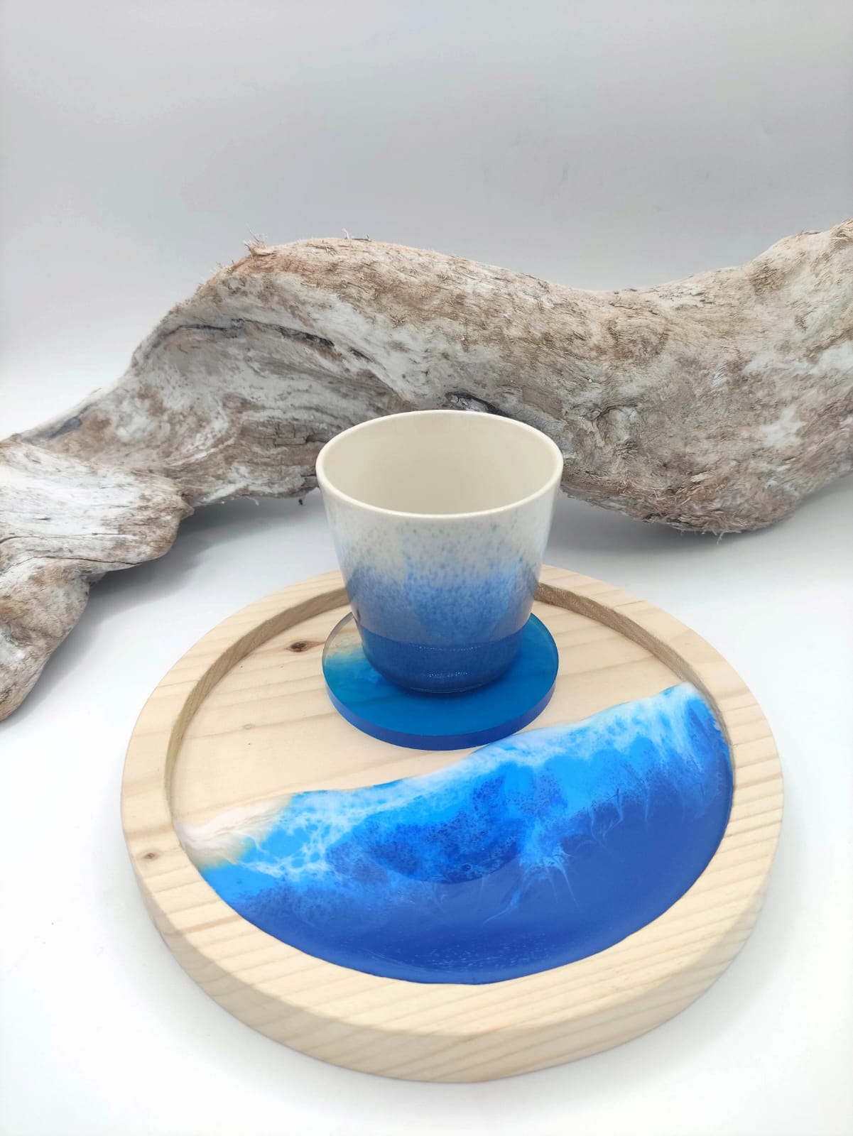 Vassoietto in legno, decorazione mare, sfumature blu, azzurro,  bianco, onde, wooden tray, resin, resina