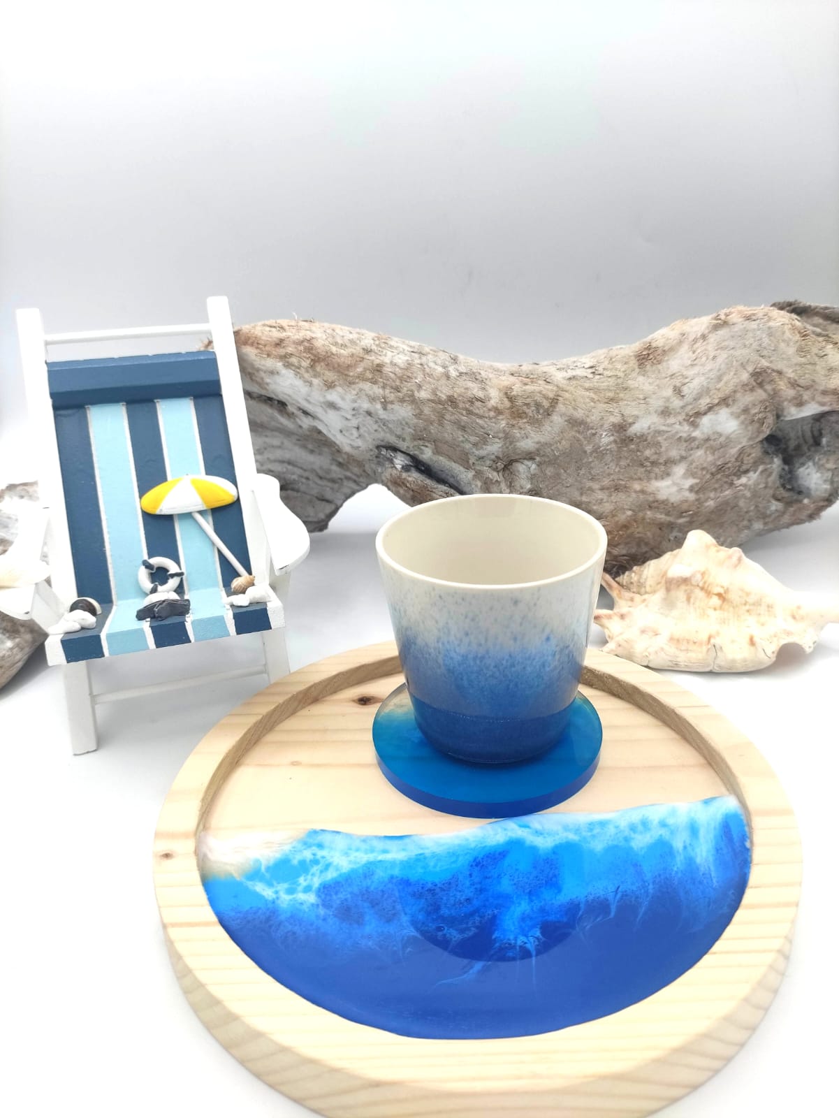 Vassoietto in legno, decorazione mare, sfumature blu, azzurro,  bianco, onde, wooden tray, resin, resina