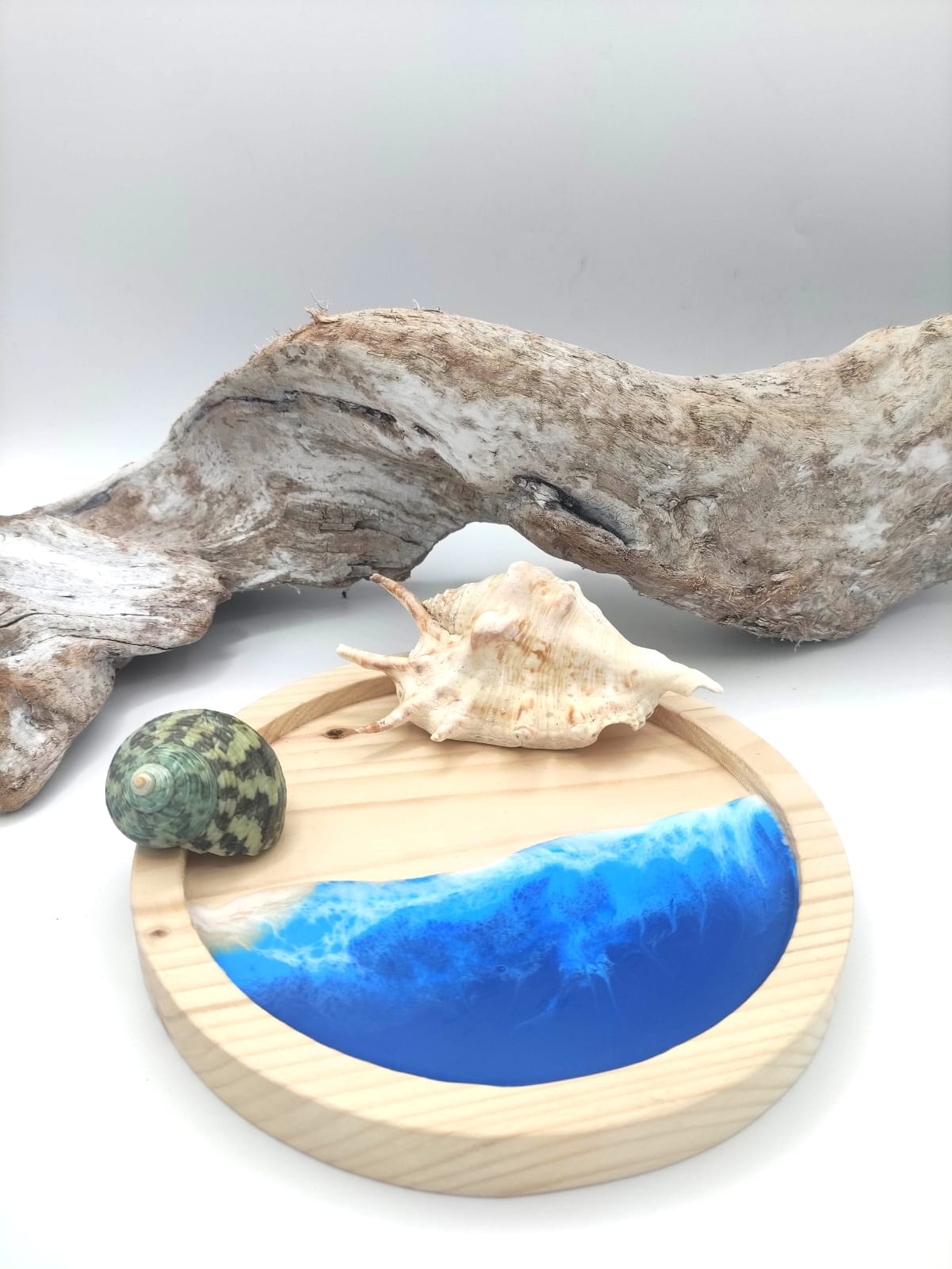 Vassoietto in legno, decorazione mare, sfumature blu, azzurro,  bianco, onde, wooden tray, resin, resina