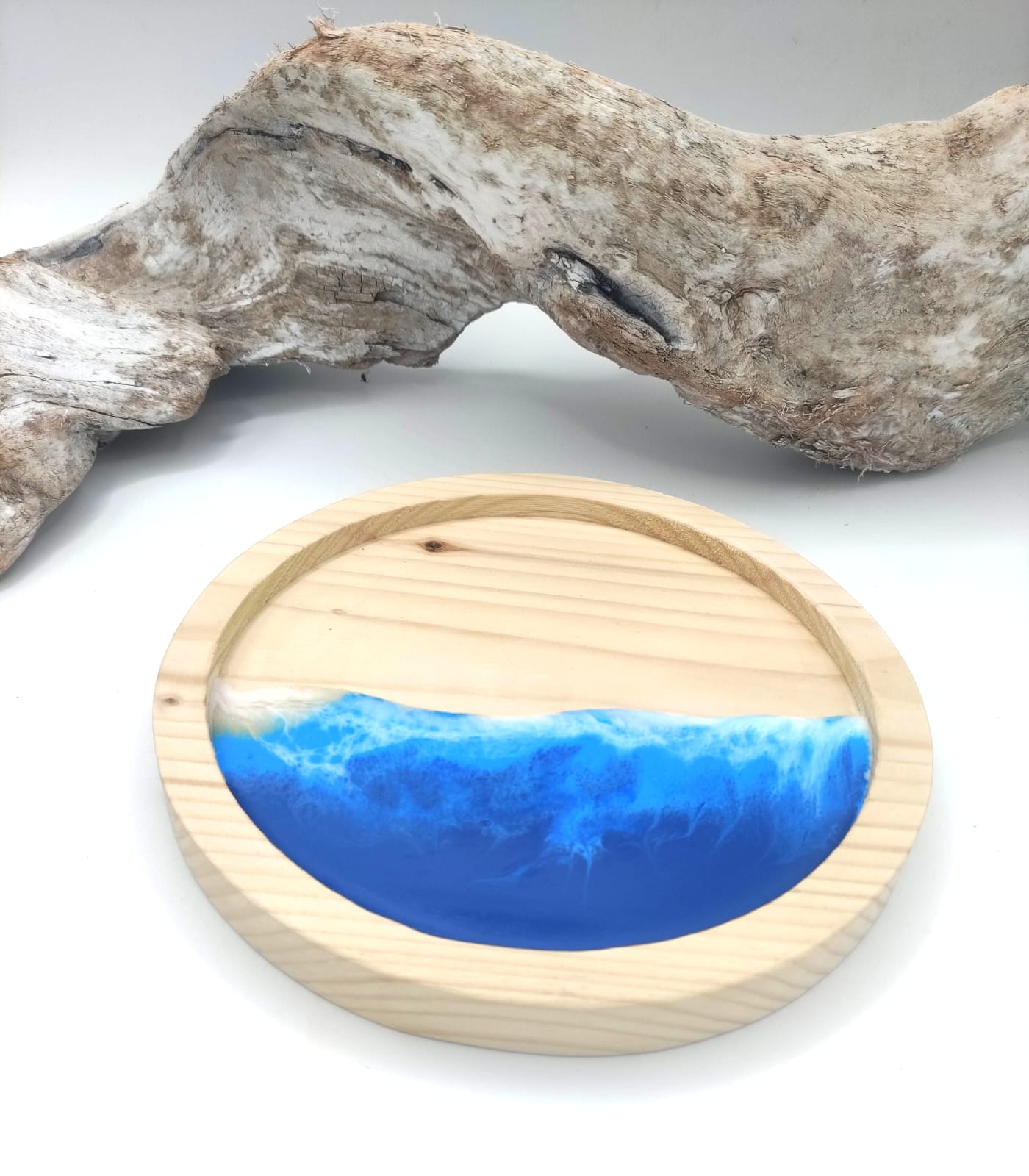 Vassoietto in legno, decorazione mare, sfumature blu, azzurro,  bianco, onde, wooden tray, resin, resina