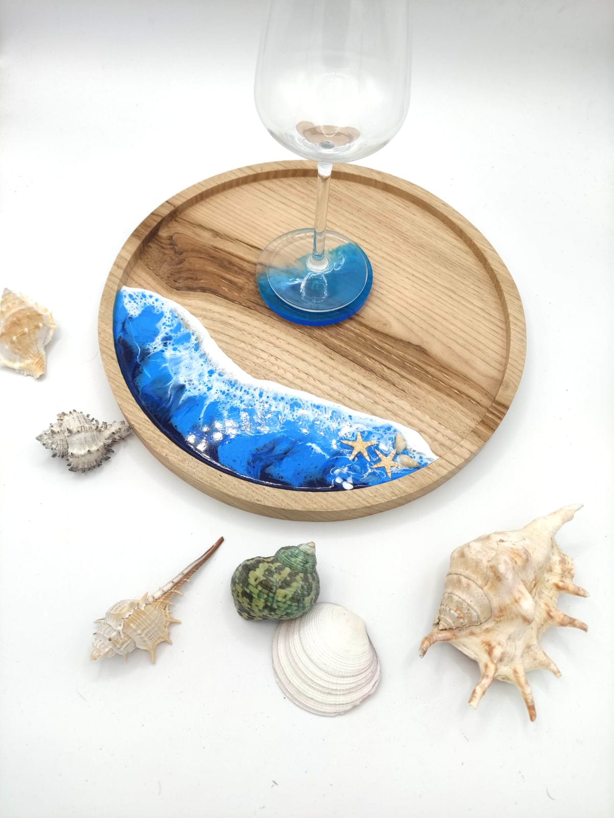 Vassoio in legno, decorazione mare, sfumature blu, azzurro,  bianco, onde, wooden tray, resin, resina