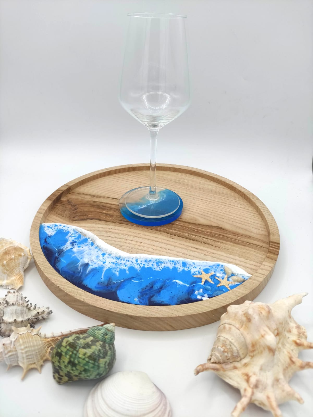 Vassoio in legno, decorazione mare, sfumature blu, azzurro,  bianco, onde, wooden tray, resin, resina