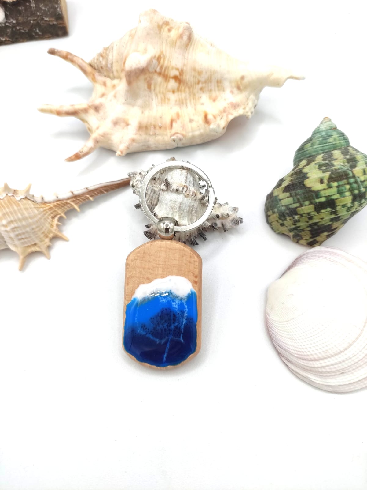 portachiavi, legno, resina, resin, mare, sea, sfumature, blu, bianco, azzurro, keychain