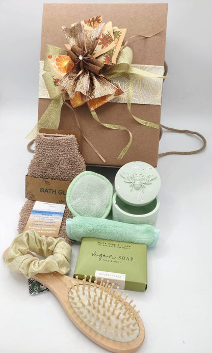 box, box regalo, armonie e relax, barattolino porta dischetti struccanti, dischetti struccanti, nastro per capelli, saponetta, guanto esfoliante, salvietta detergente viso, spazzola per capelli