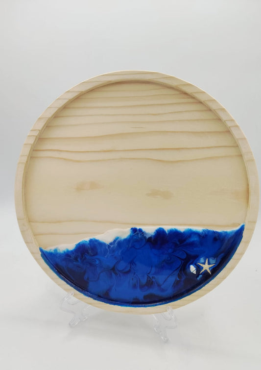 vassoio in legno, decorazione mare, sfumature blu, azzurro, bianco, onde, wooden tray, resin, resina, conchiglie