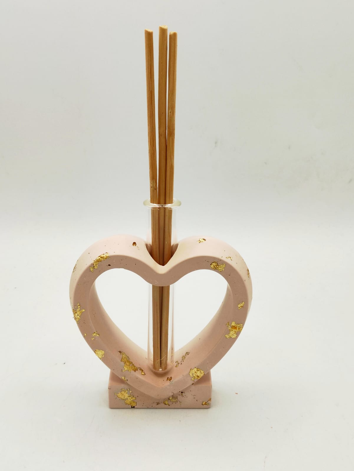 porta diffusore, diffusore, vaso, cuore, relax, fragranze, bastoncini, resina ecologica, festa della mamma, mamma, regalo, tricotin, scritta