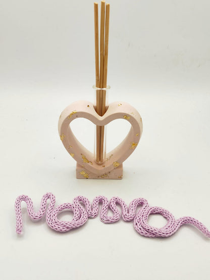 porta diffusore, diffusore, vaso, cuore, relax, fragranze, bastoncini, resina ecologica, festa della mamma, mamma, regalo, tricotin, scritta
