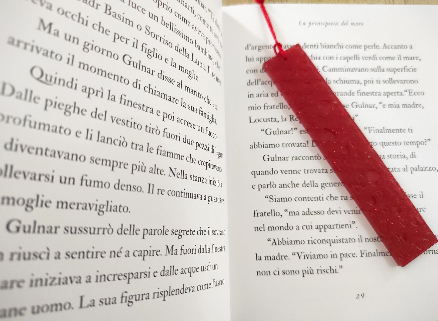 segnalibro, resina, resina epossidica, book, libro, cuccioli, zampa. leggere, lettura, read, orme, regalo, bomboniere, bomboniera
