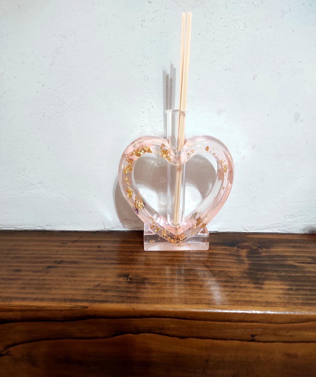 porta diffusore, diffusore, vaso, cuore, relax, fragranze, bastoncini, resina epossidica, regalo, bomboniere, bomboniera, fiori secchi