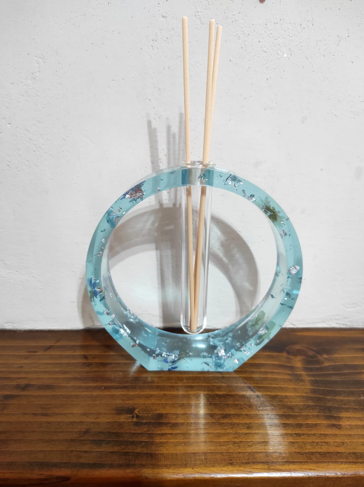 porta diffusore, diffusore, vaso, tondo, relax, fragranze, bastoncini, resina epossidica, regalo, bomboniere, bomboniera, fiori secchi
