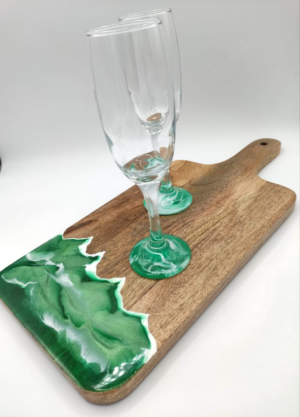 Tagliere legno resina, decorazione montagna, con bicchieri personalizzati, wood cutting board, mountain resin